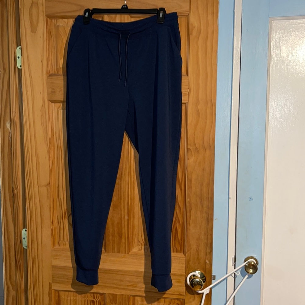 NWOT Mens joggers